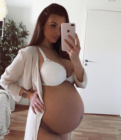 Porn photo pregnantbaby-xx:  bellyqueen4761:  If only