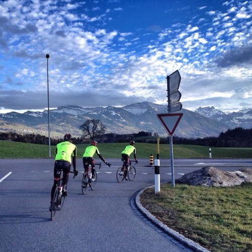 velo-vogue: Don’t forget to check out our newly designed Banana kits and let us know (either by rebl