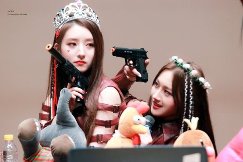 7-dreamers: [180518] Myeongdong Fansign© 드림캐쳐 뜬다 | Do not edit