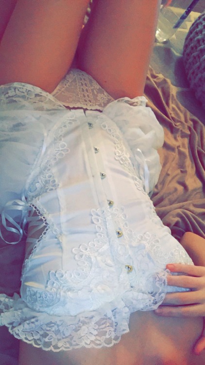 wondurs:   wondurs:  Outfit for tonight  this is from amazon btw for everyone asking!! they have it in black and red too i think! 