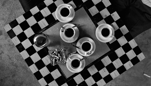 Coffee and Cigarettes , Jim Jarmusch , 2003.