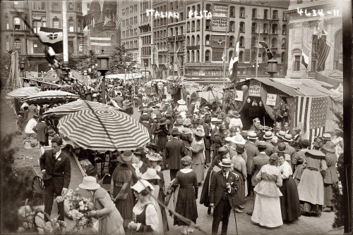 Street festival in New York&rsquo;s Little Italy, USA, July 1918.