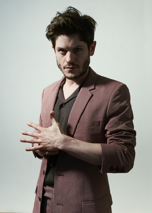 fuckyeahiwanrheon:These pictures needed a post by themselves
