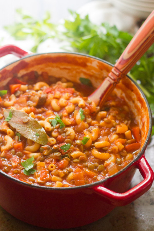 fitandhealthyfoods: Lentils and mushrooms are simmered up with macaroni pasta and smoky, savory toma