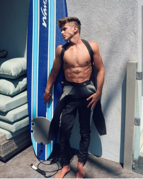boytrappedinthcloset:  Nate Garner