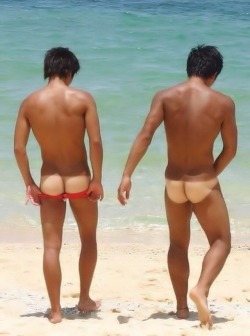 brownies-bubbles:  Nice tanned and untanned