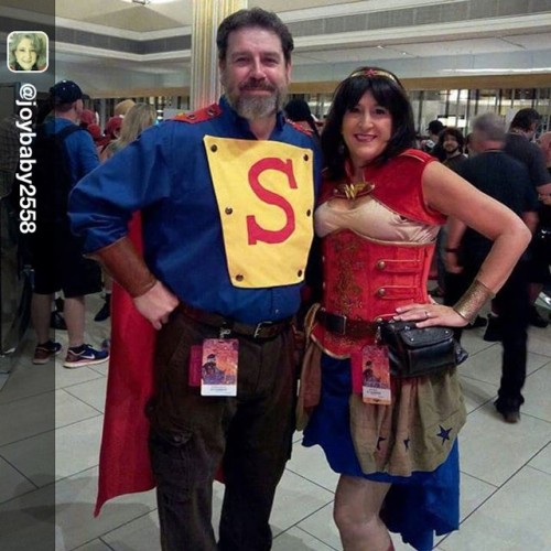 Repost from @joybaby2558 Superman and Wonder Woman! #dragoncon2015 #hyattregency #violetvixen @theof