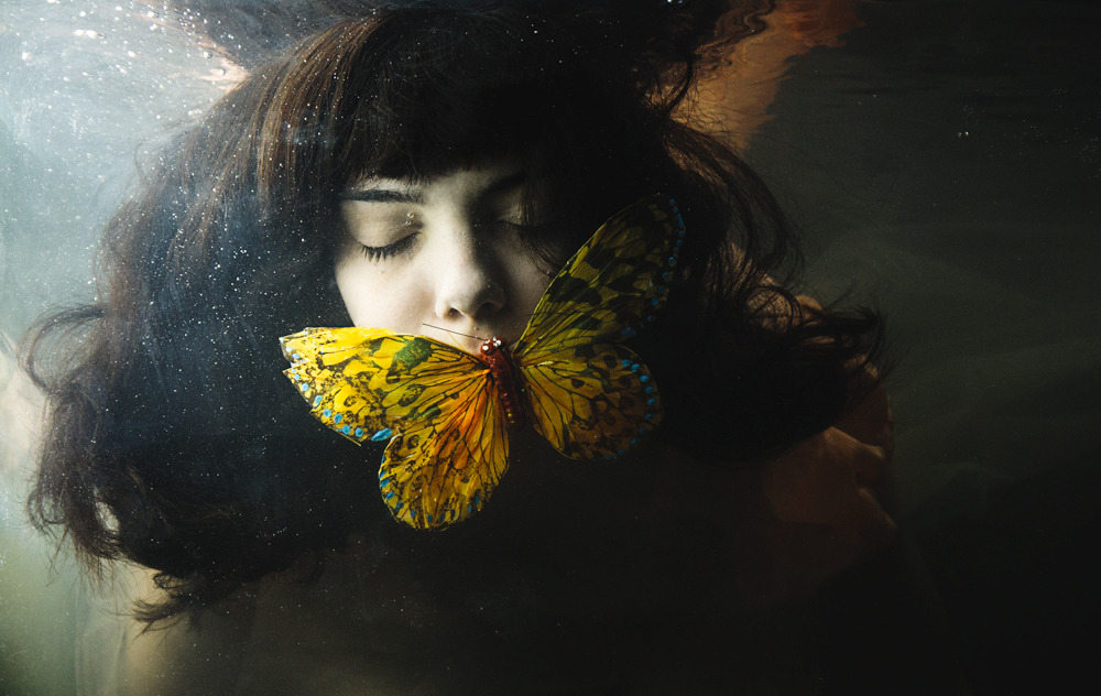 mira-mirabiliaimages:  “Divided by the ocean” Series The full series can see
