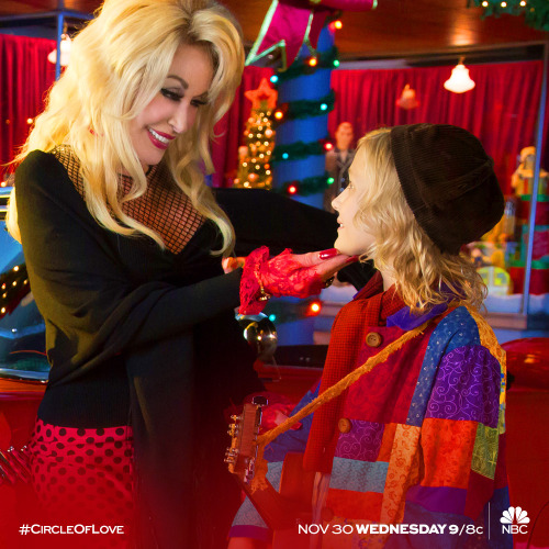 Tonight is the night! Tune in to NBC at 9PM ET/8PM CT for Christmas Of Many Colors: Circle Of Love!