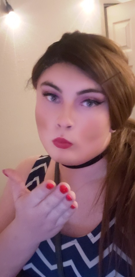 alabamas-world:havenofhayley-deactivated202010:Got a cute pony tail!Hayley is just