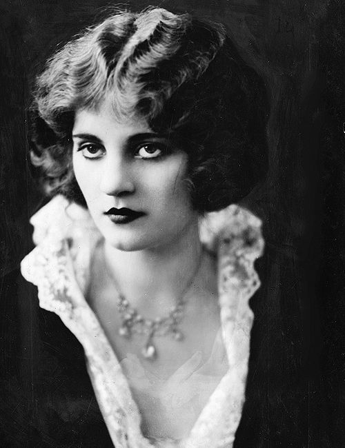 miss-flapper:  Tallulah Bankhead photographed by Ira L. Hill, 1922