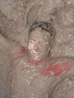 paintedguys: Ahhh, relaxing in the mud. 