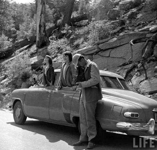 Family vacation(Allan Grant. 1950)