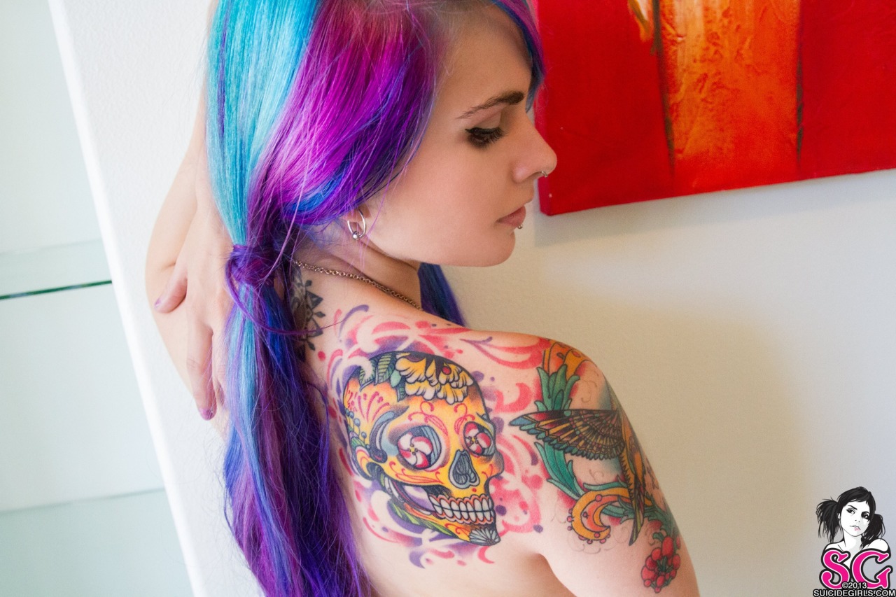 beautifulgirlsmakemesuicidal:  Ituit Suicide 