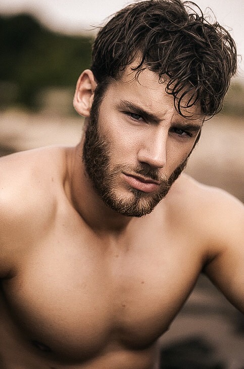 furrypty:  http://furrypty.tumblr.com/ – a blog to indulge your senses with the beauty of male shapes.