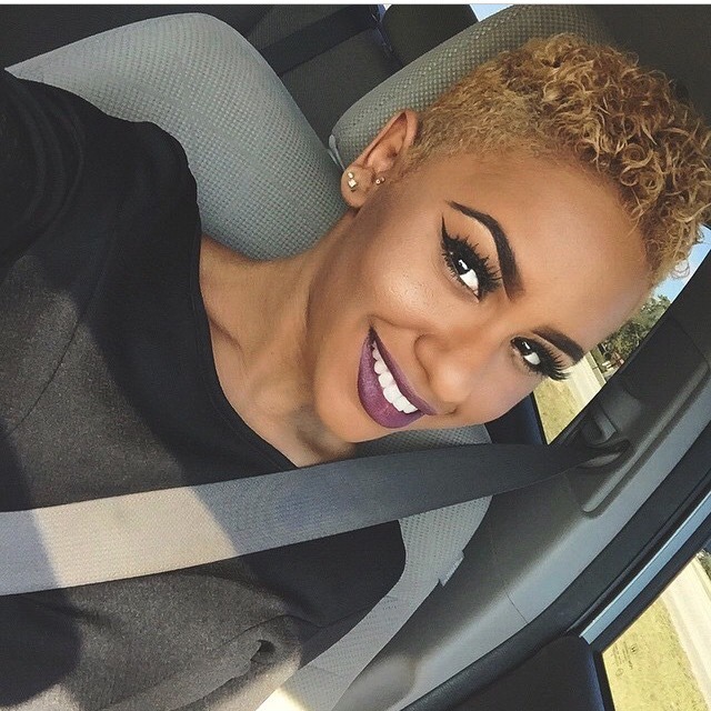 tayelchapo:  mytinyisabella:  Selfie game like…..hey.  Giving me life rn