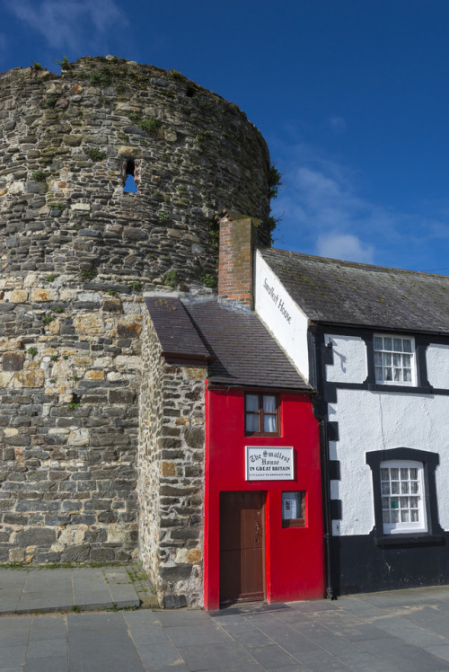 lovewales:The smallest house in Great Britain  |  by Andrew Kearton