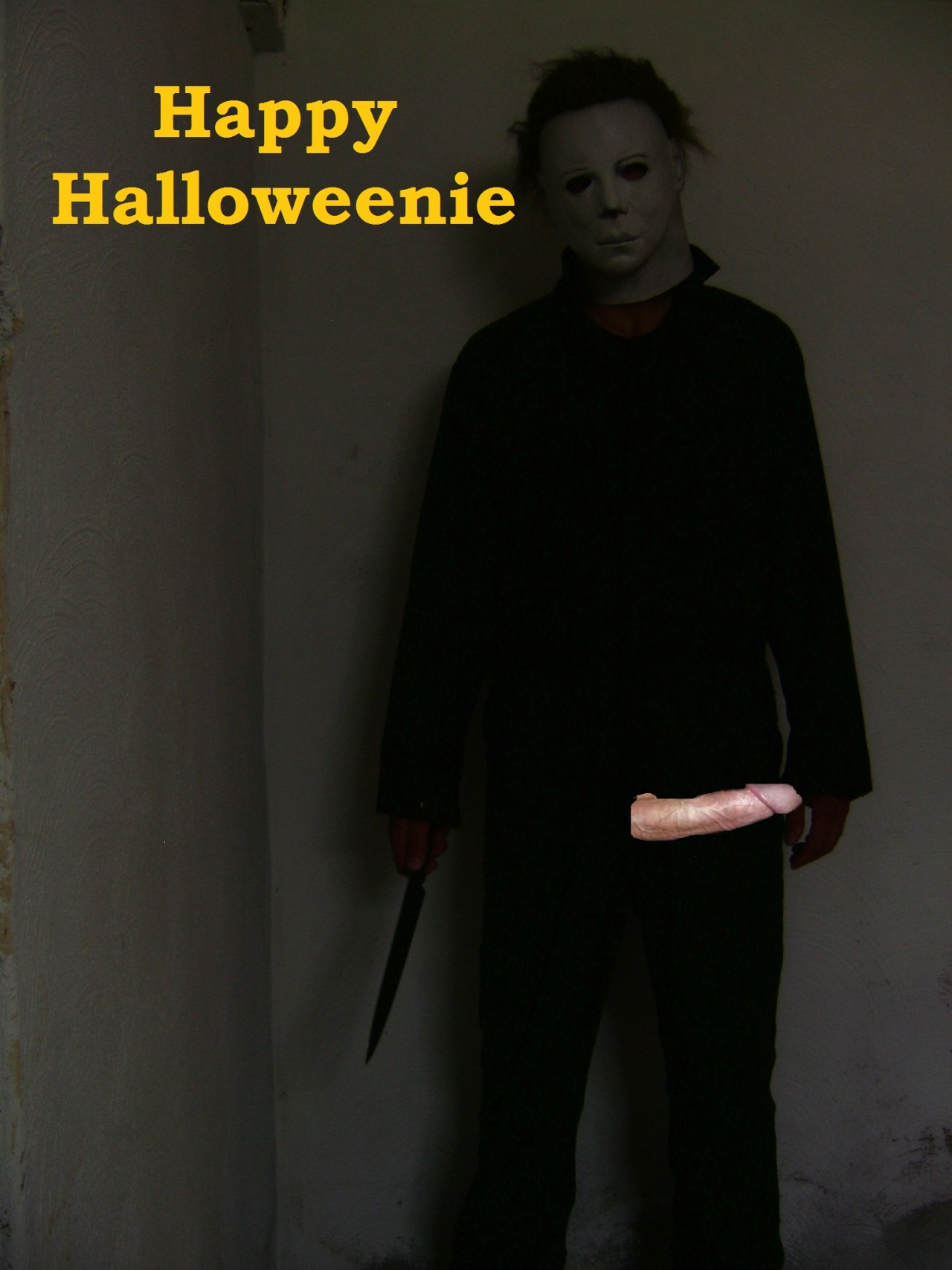 Check out that hot dong on Michael Myers! Careful, though, you don’t want to trip