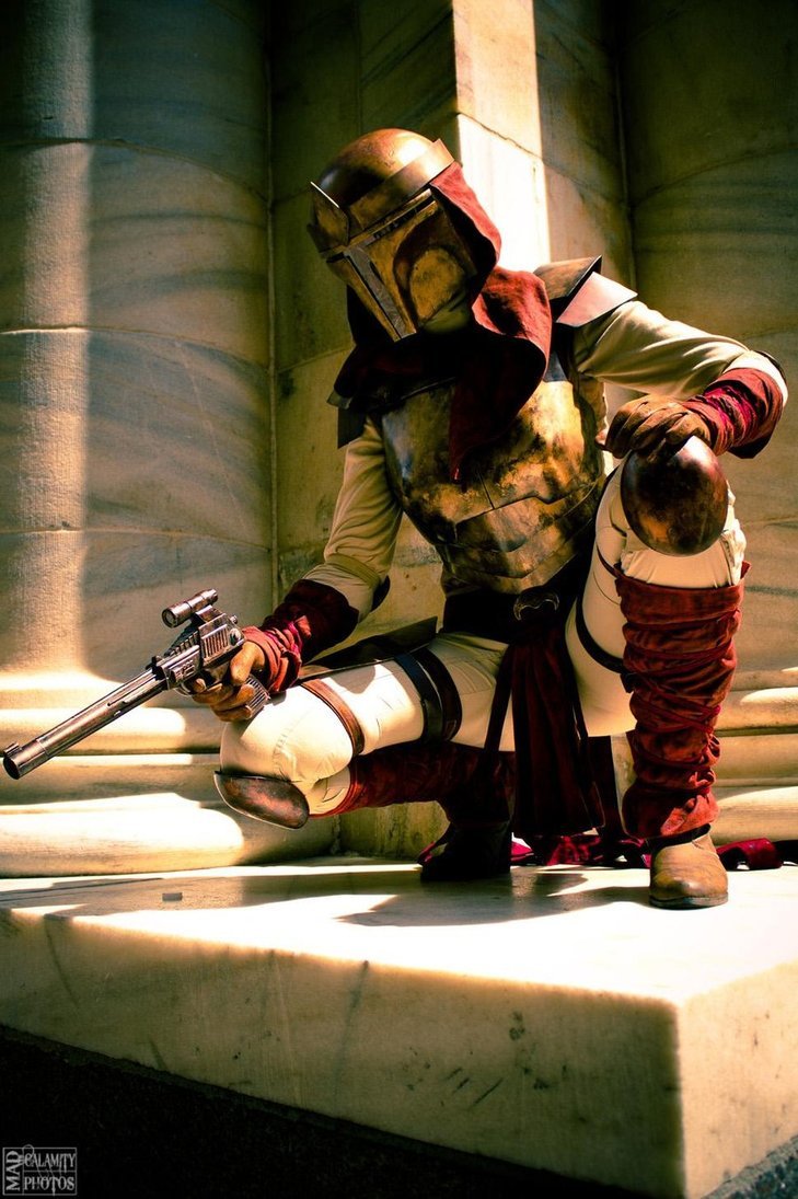 tits-mcgeek:  ministryofsillysuits:  Sarah in her Mandalorian armor.  Photos taken