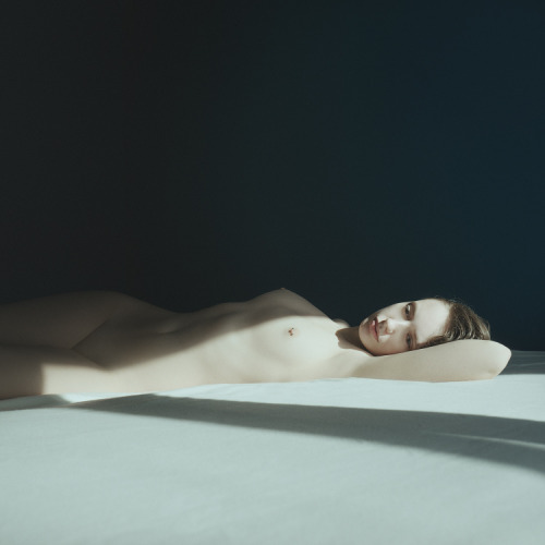 artisticallynaked:  bornbythesea:  S (by Greatestdancer)  - 