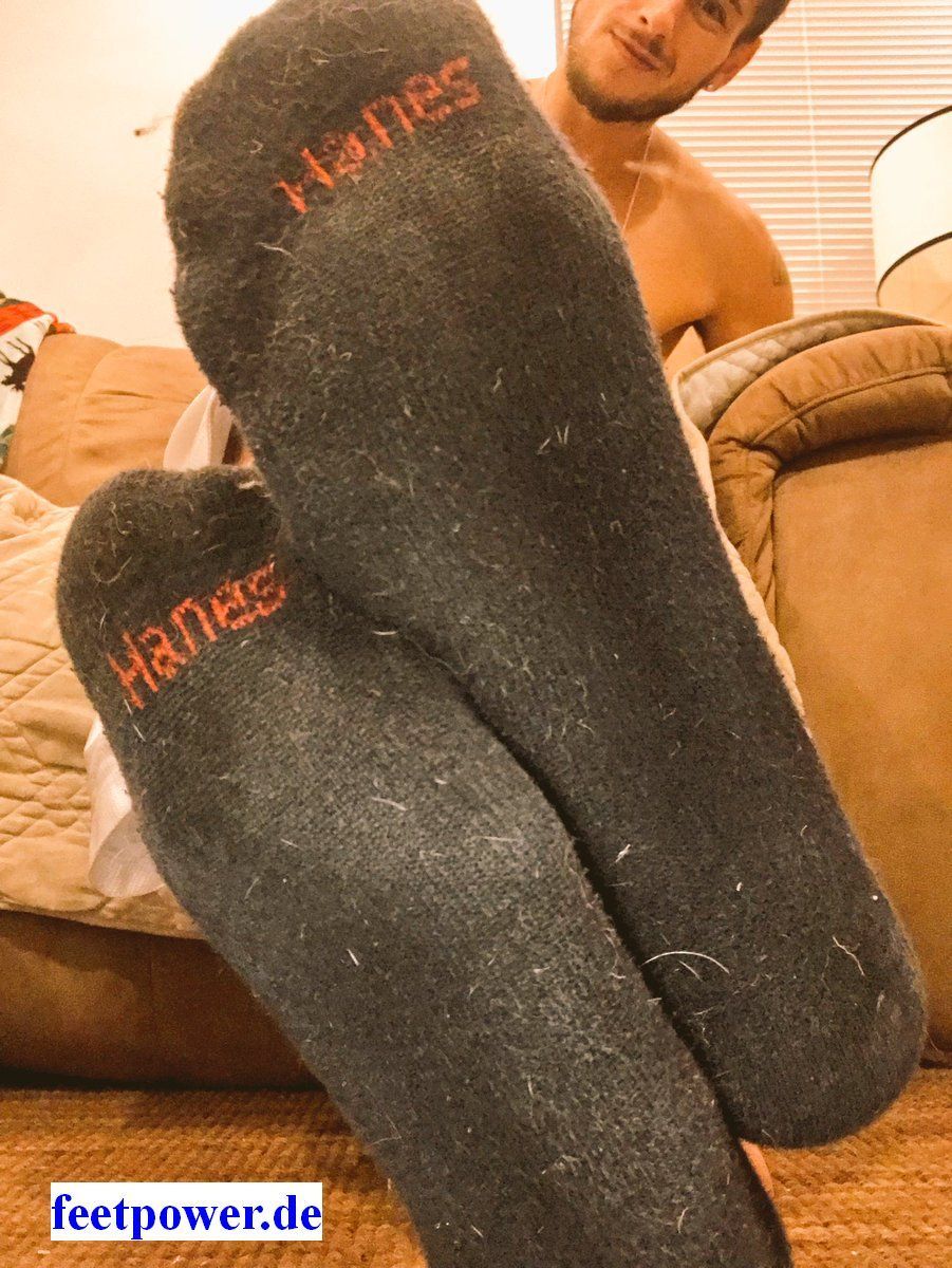 feetpromoter:  MasterJoey the awesome FloridaMasterhuge size12 malefeet realtime