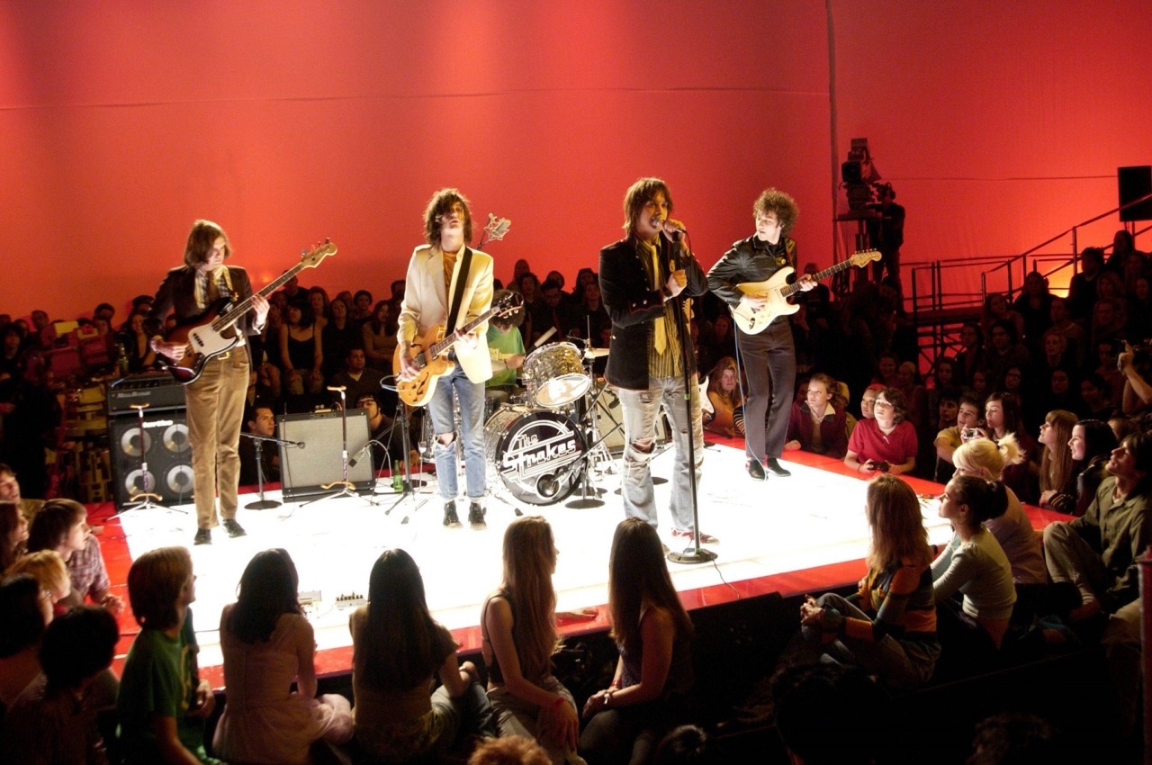 theroomisonfiree:  The Strokes at Mtv 2 bill concert - 2002 