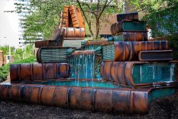 sixpenceee:  Amelia Valerio Weinberg Memorial FountainThe Amelia Valerio Weinberg Memorial Fountain is located on the Vine  Street Plaza in front of the Cincinnati Public Library. Conceived and executed by  former Cincinnati sculptor Michael Frasca, this