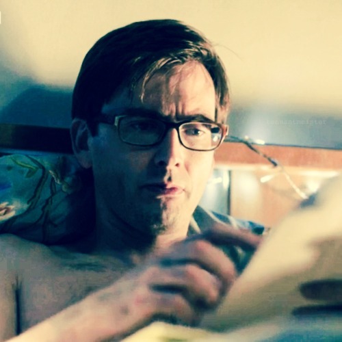 tennantmeister:Make Me Choose       ↳ allons-ywibblywobbly asked: David Tennant with glasses or with