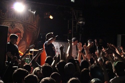 nicholasjamesgerrard:Last photo I posted but without the white borders. Neck Deep // The Picket, Liv