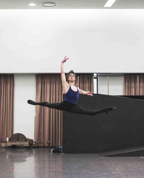 ballerinaoftheopera:Friedemann Vogel rehearse La Bayadere at Korean National Ballet