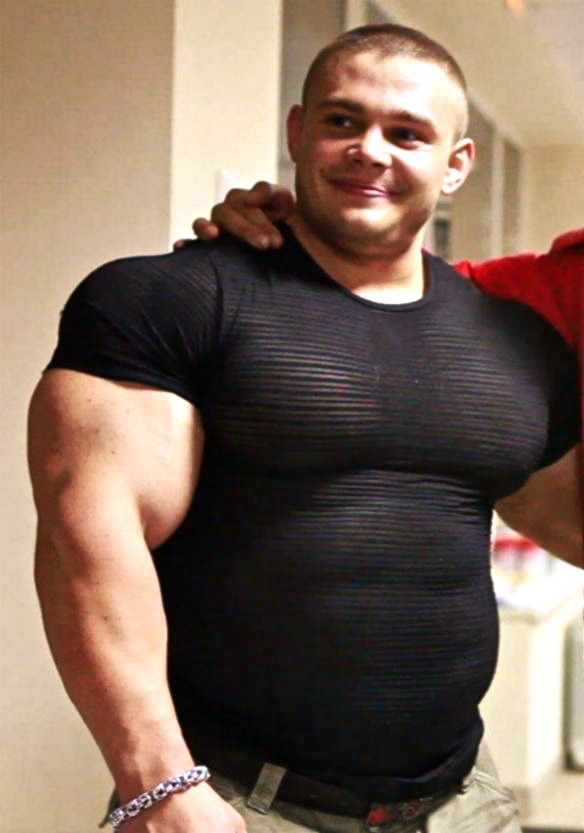 size-king:  Alexey &amp; his muscles.