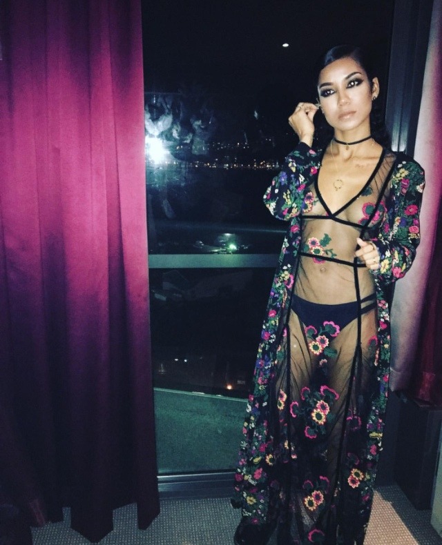 nativeprincesa:  duke4713:Love her I love her too 😍and I need this fit ✨