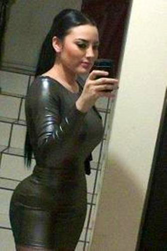 ismellpotyousmellit:  Wife of El Puma Guacho Aislin Araujo was Kim K. Before there