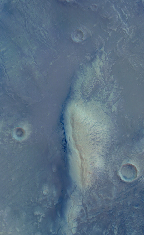 ageofdestruction:  hannah: Surface of Mars, photographed by Mars Express, 25th November 2005. Image runs from 32°S 201°E about 710 km due south across the Terra Sirenum highlands to 44°S 201°E. The Sirenum Fossae run across the top of the 2nd image.