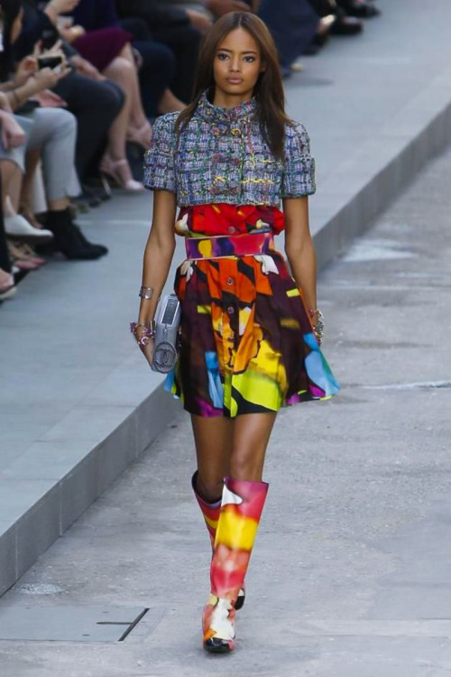 howtobeafuckinglady:  The token blacks @ Chanel Spring/Summer 2015 