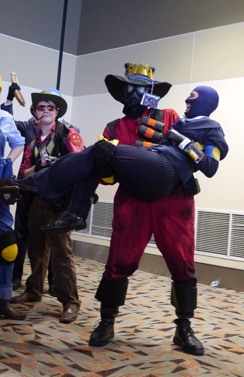 lithefider:  A few choice shots from the TF2 portion of the Friday Valve cosplay