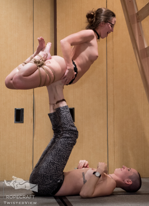 cutetransboytoy:  knottyacrocats:More from our performance at Ropecraft in New Orleans. Rigger/Base is @thatwordjunkie, and Bottom/Flyer is @littlemisskay21.  @symphonyofchains !!!!