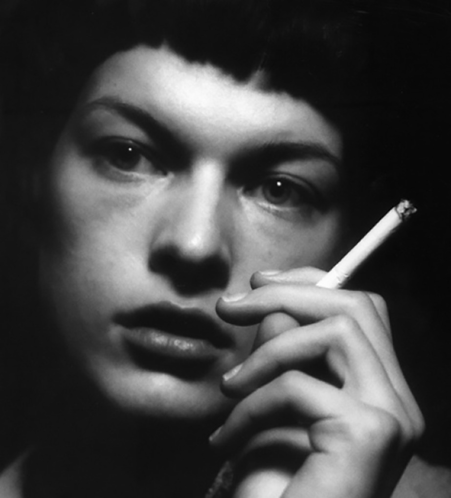 jinxproof:  Milla Jovovich, 2000ph. Donata Wenders