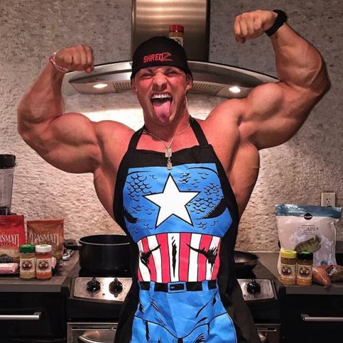 muscle-lovers:  drwannabe:  Joey Sergo   For more muscle pictures follow muscle-lovers (more than 20.000 followers) or the nudemuscle-lovers blog.