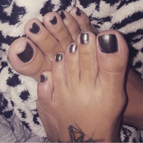 jfc223:@yuscas #pies #pied #pieds #piedini #pés #pezinhos #pesfemininos #feet #foot #yogafeet #feetl