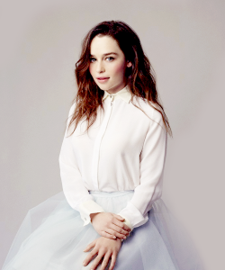 emclarkedaily:  Emilia Clarke photographed