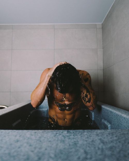 Harry Backstage At Love On Tour | Lloyd Wakefield
