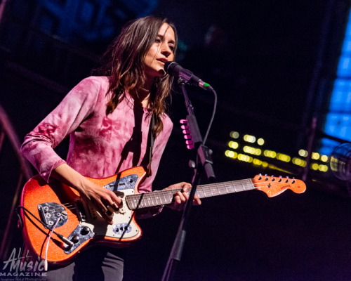 Warpaint @ Albert Hall, Manchester (05.12.22). Photos by Desh Kapur.