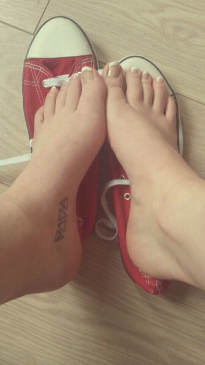 miss-sophies-feet:@feetonshoes  @miss-sophies-feet