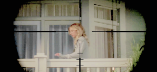 Emily Thorne in every episode: Resurrection (2x02)↳ “For those who believe in resurrection, de