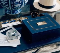 gentlemansessentials:  Desk  Gentleman’s Essentials 