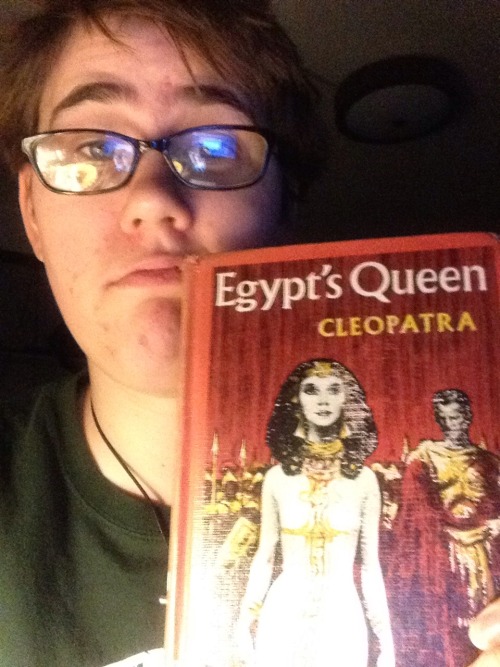 mymotheristherepublic:thebackstreetshistorian:mymotheristherepublic- this is the Cleopatra book. It’