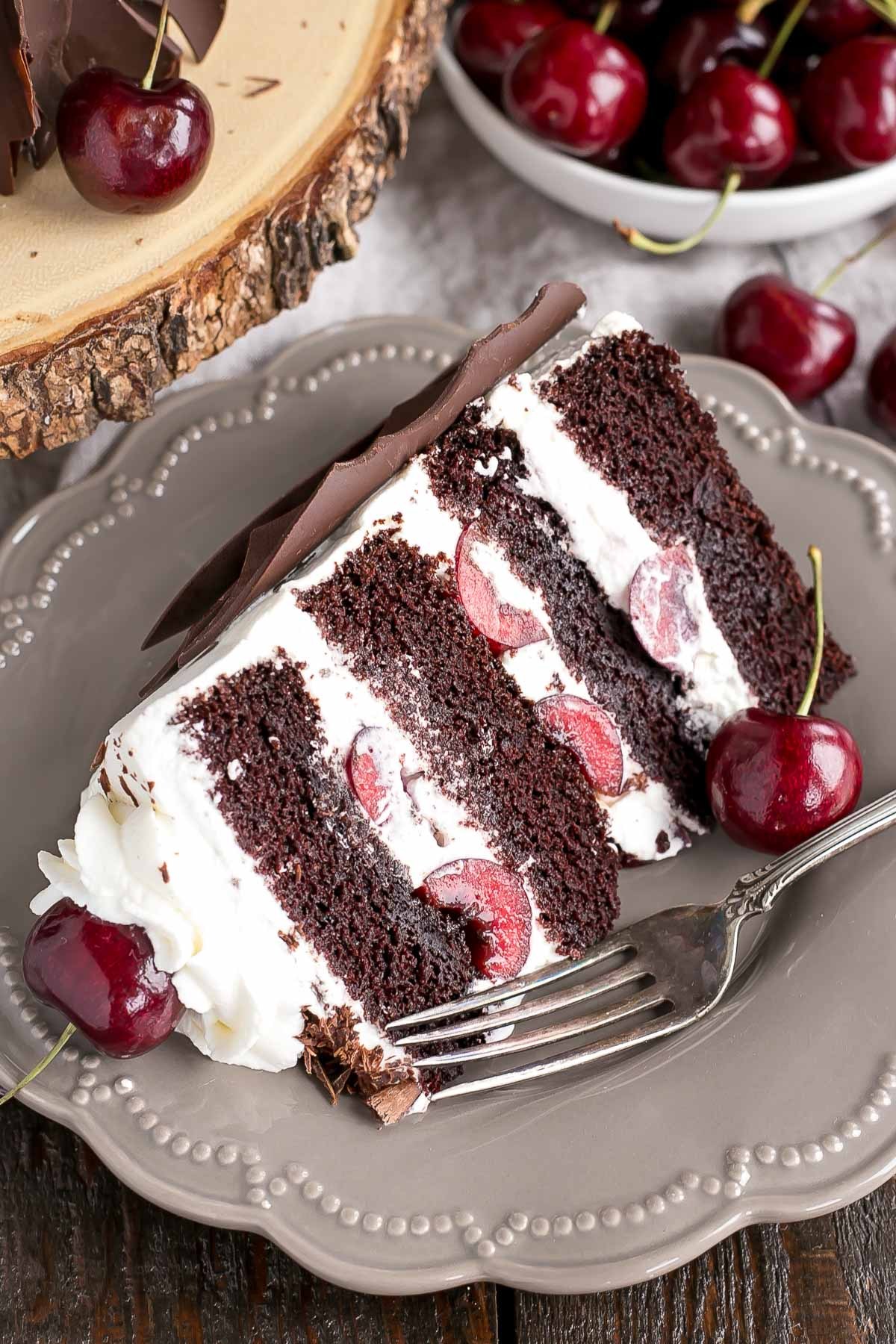 sweetoothgirl:  Black Forest Cake