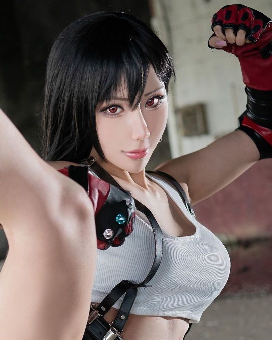 XXX piratepress:Hane Ame as Tifa Lockheart photo