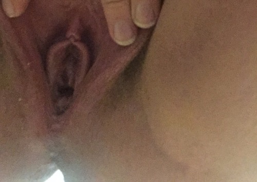 againagainwedoitagain:  My slutty little pussy! Still horny even though I made myself squirt this afternoon😭  Y
